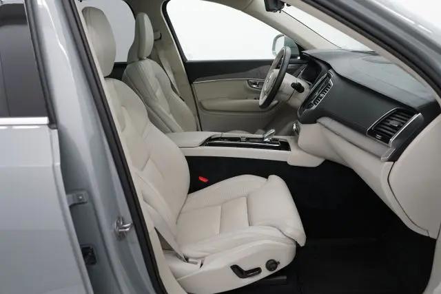 2025 Volvo XC90 B6 Ultra