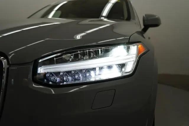 2025 Volvo XC90 B6 Ultra