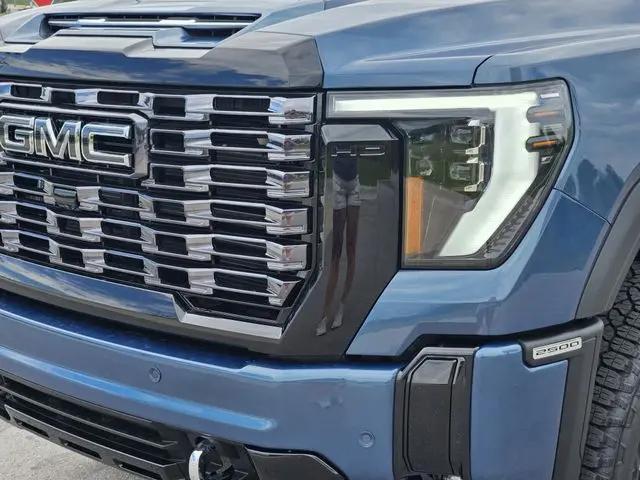 2026 GMC Sierra 2500HD Crew Cab, Standard Bed, Denali Ultimate, 4WD