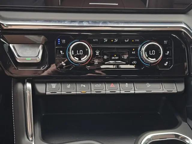 2026 GMC Sierra 2500HD Crew Cab, Standard Bed, Denali Ultimate, 4WD
