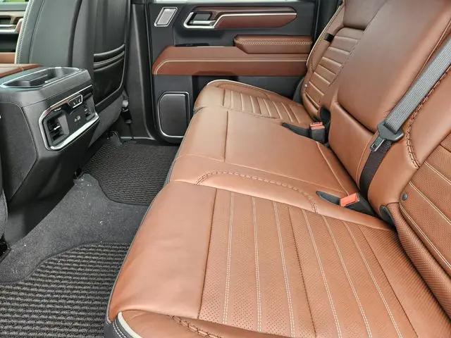 2026 GMC Sierra 2500HD Crew Cab, Standard Bed, Denali Ultimate, 4WD