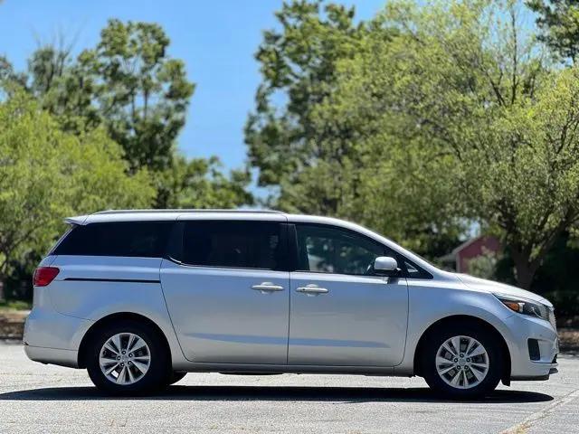2017 Kia Sedona LX