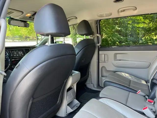 2017 Kia Sedona LX