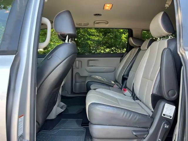 2017 Kia Sedona LX