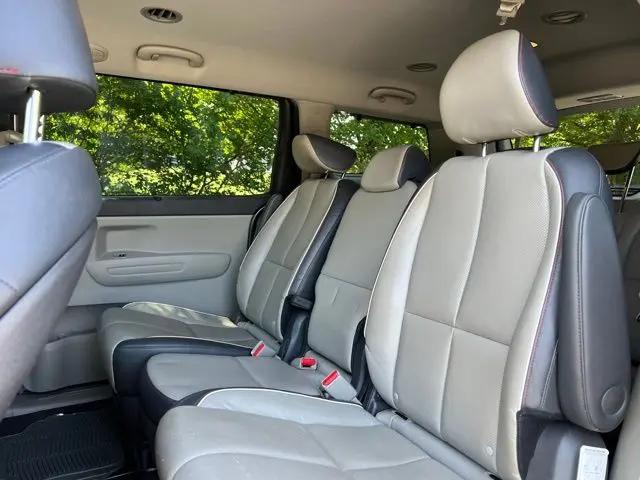 2017 Kia Sedona LX