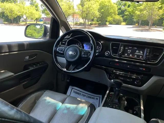 2017 Kia Sedona LX