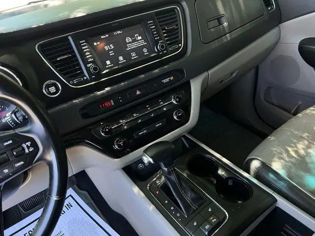 2017 Kia Sedona LX