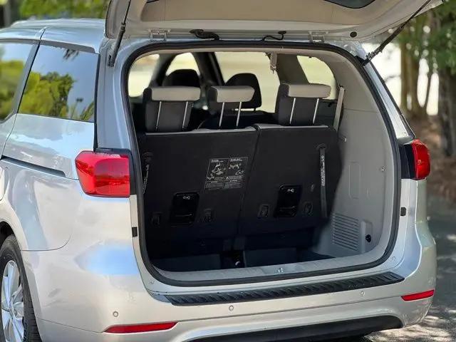 2017 Kia Sedona LX