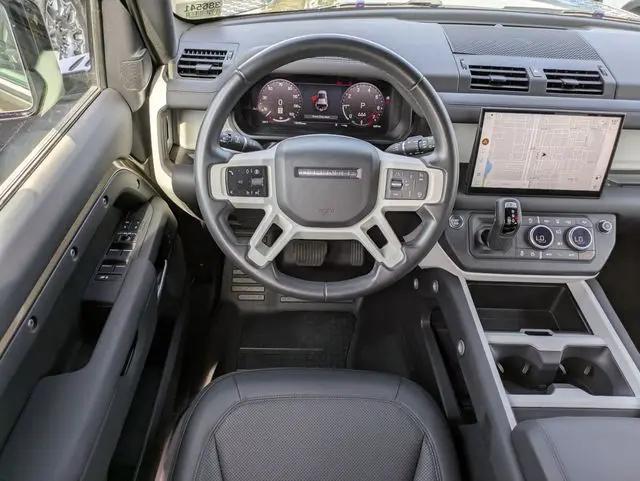 2025 Land Rover Defender 110 P300