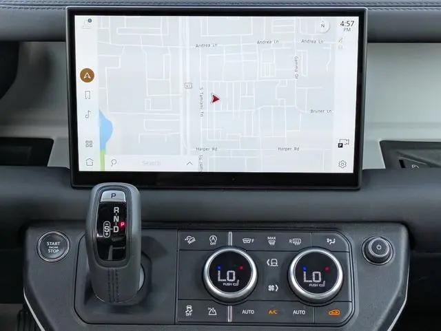 2025 Land Rover Defender 110 P300