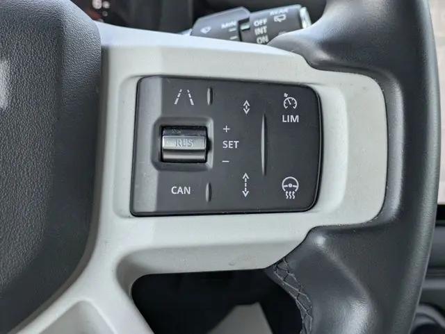 2025 Land Rover Defender 110 P300