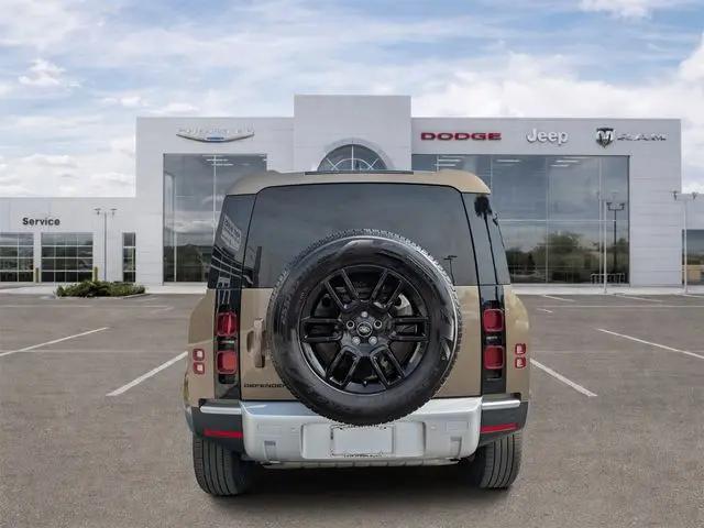 2025 Land Rover Defender 110 P300