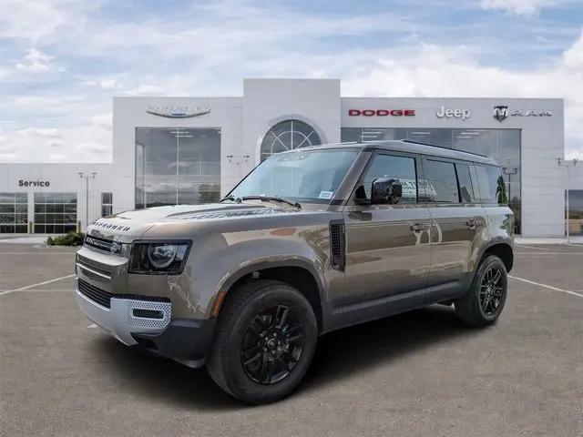 2025 Land Rover Defender 110 P300