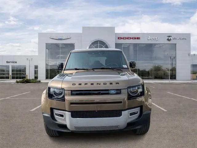 2025 Land Rover Defender 110 P300