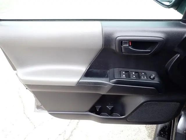 2019 Toyota Tacoma SR V6