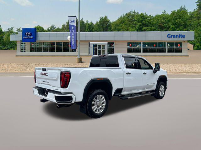 2022 GMC Sierra 2500HD 4WD Crew Cab Standard Bed Denali