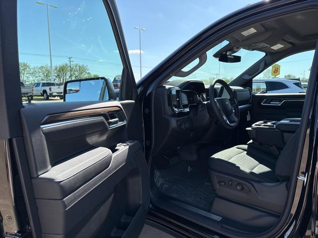 2025 Chevrolet Silverado 1500 4WD Crew Cab Standard Bed LT