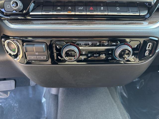 2025 Chevrolet Silverado 1500 4WD Crew Cab Standard Bed LT