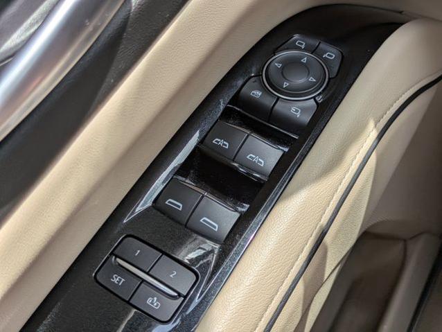 2023 Cadillac Escalade 4WD Premium Luxury