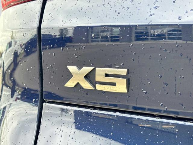 2021 BMW X5 M50i
