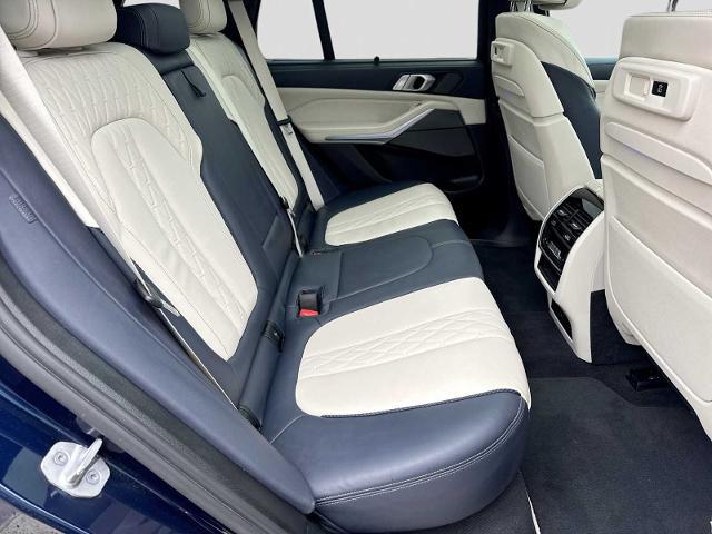 2021 BMW X5 M50i