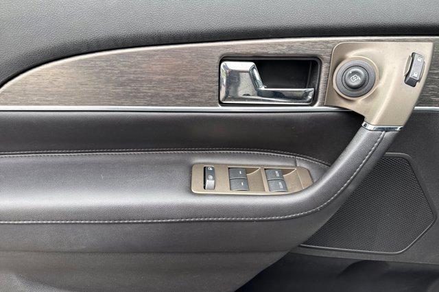 2013 Lincoln MKX Base