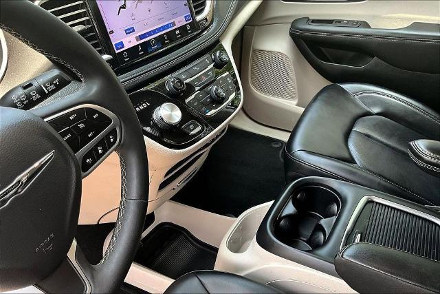 2023 Chrysler Pacifica Hybrid Touring L