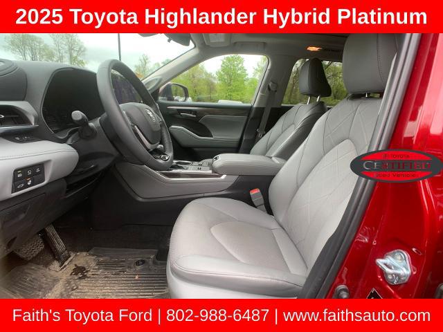 2025 Toyota Highlander Hybrid Platinum