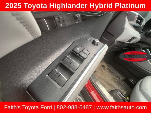 2025 Toyota Highlander Hybrid Platinum
