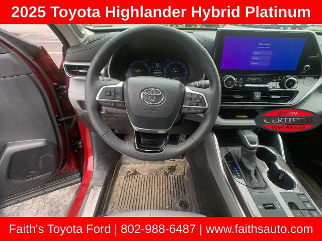 2025 Toyota Highlander Hybrid Platinum