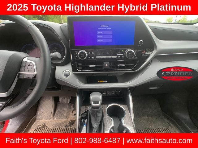 2025 Toyota Highlander Hybrid Platinum
