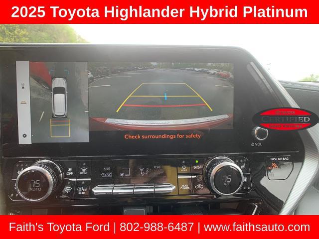 2025 Toyota Highlander Hybrid Platinum