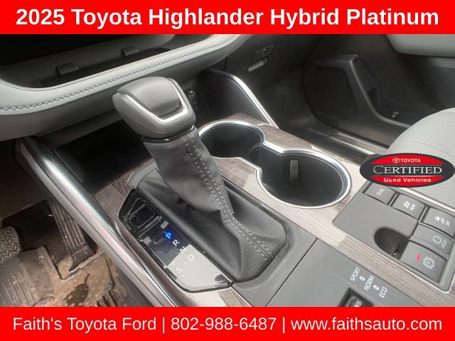 2025 Toyota Highlander Hybrid Platinum
