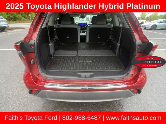 2025 Toyota Highlander Hybrid Platinum