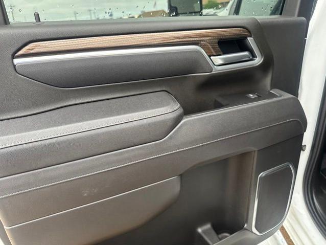 2025 Chevrolet Silverado 2500HD 4WD Crew Cab Long Bed LT