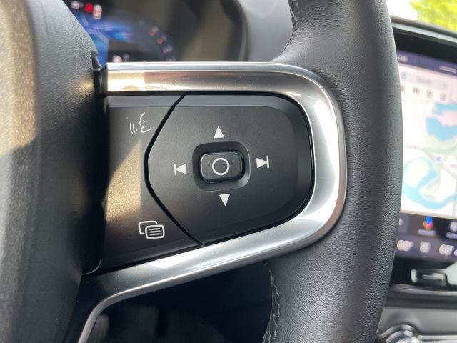 2025 Volvo XC40 B5 Plus Dark Theme