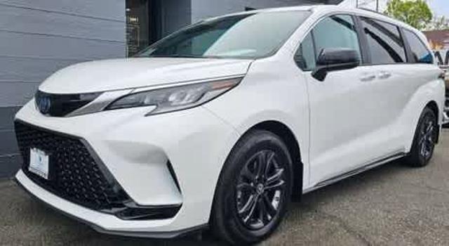 2024 Toyota Sienna XSE for sale in Medford, OR