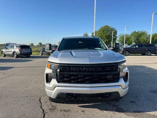 2022 Chevrolet Silverado 1500 4WD Crew Cab Short Bed Custom
