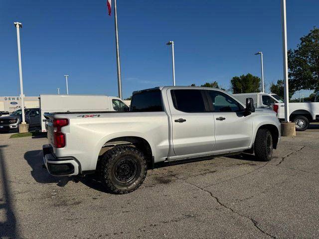 2022 Chevrolet Silverado 1500 4WD Crew Cab Short Bed Custom