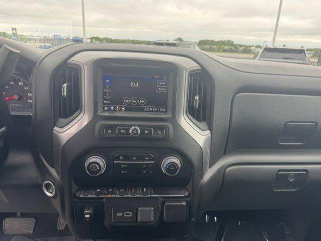 2022 Chevrolet Silverado 1500 4WD Crew Cab Short Bed Custom