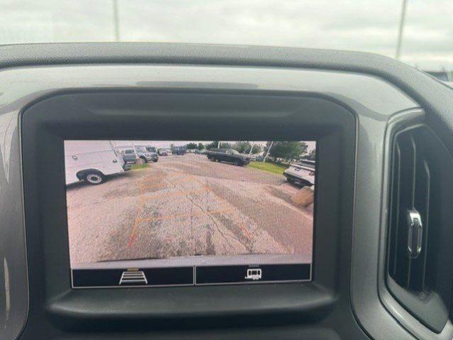 2022 Chevrolet Silverado 1500 4WD Crew Cab Short Bed Custom
