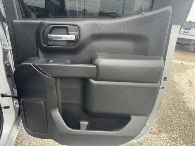 2022 Chevrolet Silverado 1500 4WD Crew Cab Short Bed Custom