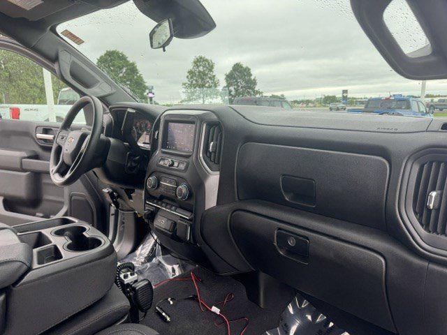 2022 Chevrolet Silverado 1500 4WD Crew Cab Short Bed Custom