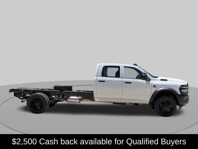 2026 RAM 5500 Chassis RAM 5500 TRADESMAN CHASSIS CREW CAB 4X4 84 CA