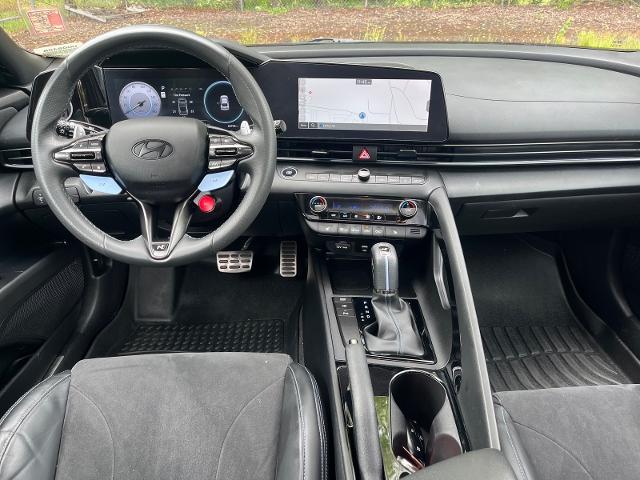 2024 Hyundai Elantra Base