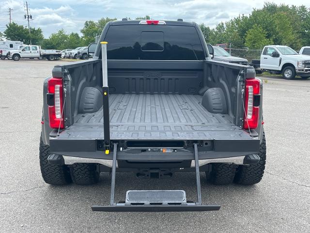 2025 Ford F-450 LARIAT