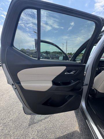 2023 Chevrolet Traverse AWD LS