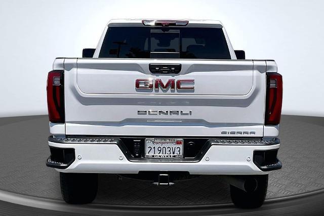 2024 GMC Sierra 2500HD 4WD Crew Cab Standard Bed Denali