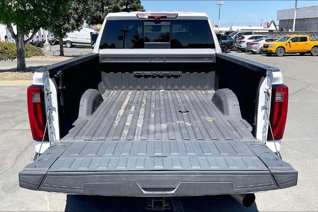 2024 GMC Sierra 2500HD 4WD Crew Cab Standard Bed Denali