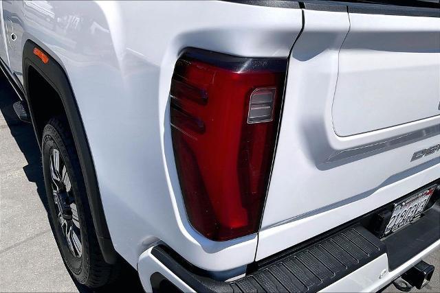 2024 GMC Sierra 2500HD 4WD Crew Cab Standard Bed Denali